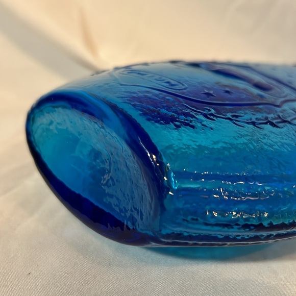 Blue Glass Bottle Vase Union Made Intertwining Hands and Peace Dove 9 inches - Picture 11 of 13